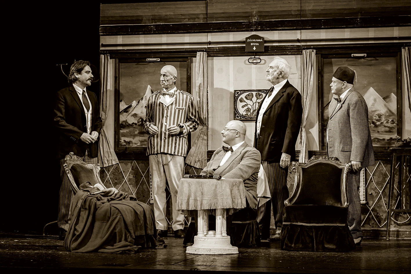 Scéna z inscenace Vražda v salónním coupé