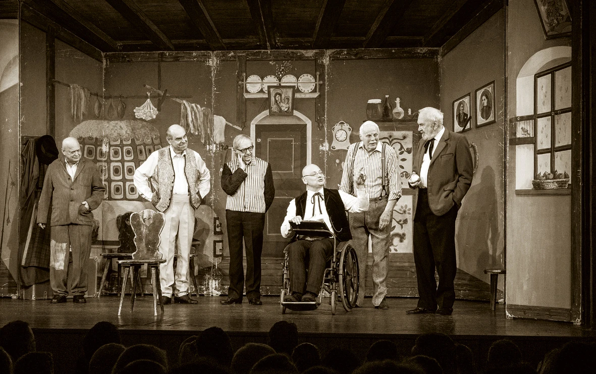 Scéna z inscenace Záskok